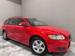 Röd Begagnad 2010 Volvo V50 Momentum Kombi | 79 900 kr (Dyr)