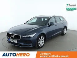 Mörkblå Begagnad 2017 Volvo V90 Momentum Kombi | 280 000 kr