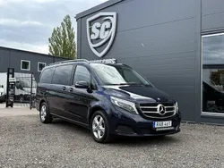 Mörkblå (cavansitblå metallic) Begagnad 2018 Mercedes V220 Minibuss | 369 900 kr (Marknadspris)