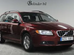 Röd Begagnad 2008 Volvo V70 Momentum Kombi | 48 900 kr (Marknadspris)