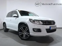 Vit Begagnad 2016 VW Tiguan R-line SUV | 159 900 kr (Superpris)