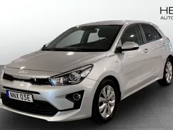 Grå (silver) Begagnad 2022 Kia Rio Advance Halvkombi | 159 900 kr (Marknadspris)