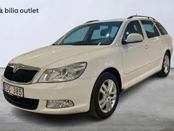 Vit Begagnad 2013 Skoda Octavia Tour Sedan | 75 000 kr (Bra pris)