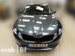 Mörkgrå (grå) Begagnad 2019 Skoda Octavia Sedan | 169 500 kr (Superpris)