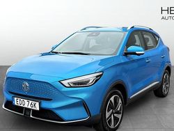 Blå (blue) Begagnad 2022 MG ZS Luxury Sedan | 249 900 kr (Marknadspris)