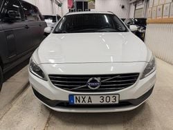 Vit Begagnad 2013 Volvo V60 Kinetic Kombi | 119 900 kr (Marknadspris)