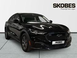 Svart Begagnad 2021 Ford Mustang Mach-E SUV | 369 500 kr (Marknadspris)