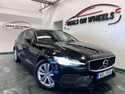 Svart Begagnad 2019 Volvo V60 Momentum Kombi | 174 900 kr (Marknadspris)