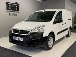 Vit Begagnad 2017 Peugeot Partner Minibuss | 109 000 kr (Marknadspris)