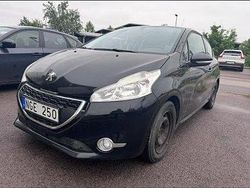 Svart Begagnad 2012 Peugeot 208 Halvkombi | 39 800 kr (Marknadspris)