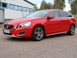 Röd Begagnad 2011 Volvo V60 Summum Kombi | 124 900 kr (Bra pris)