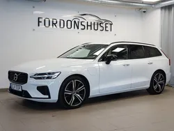 Vit Begagnad 2021 Volvo V60 R-Design Kombi | 379 000 kr (Marknadspris)