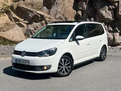 Vit Begagnad 2014 VW Touran Minibuss | 134 700 kr (Dyr)