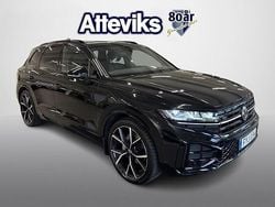 Svart Begagnad 2024 VW Touareg R-line SUV | 828 900 kr (Dyr)