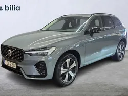 Grå Begagnad 2023 Volvo XC60 Plus SUV | 539 900 kr (Marknadspris)