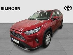 Röd Begagnad 2021 Toyota RAV4 Hybrid Active SUV | 339 900 kr (Marknadspris)