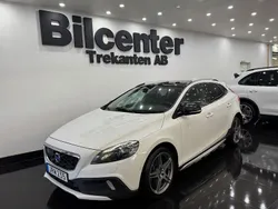 Vit Begagnad 2015 Volvo V40 CC Summum Kombi | 124 900 kr (Lite dyr)