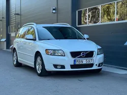 Vit Begagnad 2012 Volvo V50 Momentum Kombi | 64 900 kr (Marknadspris)