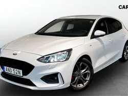 Vit Begagnad 2022 Ford Focus ST-Line Halvkombi | 179 900 kr (Marknadspris)