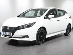 Vit Begagnad 2023 Nissan Leaf Acenta Halvkombi | 229 800 kr (Marknadspris)
