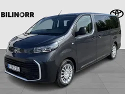 Grå Ny 2025 Toyota Proace Verso Kombi | 554 900 kr
