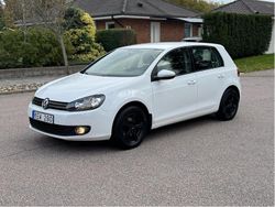 Vit Begagnad 2012 VW Golf VII Halvkombi | 39 900 kr