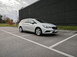 Grå Begagnad 2018 Opel Astra Kombi | 109 000 kr (Marknadspris)