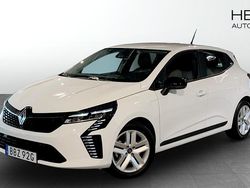 Vit (white) Begagnad 2024 Renault Clio V Halvkombi | 229 900 kr