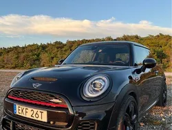 Svart Begagnad 2019 Mini John Cooper Works Chili Halvkombi | 239 800 kr