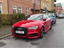 Röd Begagnad 2019 Audi A3 S-Line Sedan | 245 000 kr (Marknadspris)