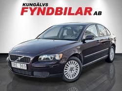 Mörkröd Begagnad 2003 Volvo S40 Sedan | 24 900 kr (Marknadspris)