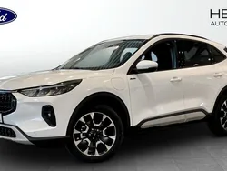 Vit (white) Ny 2025 Ford Kuga Active SUV | 412 300 kr (Superpris)