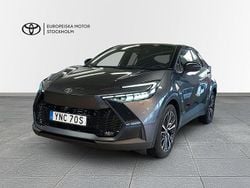 Mörkgrå Begagnad 2024 Toyota C-HR Executive SUV | 439 900 kr (Marknadspris)