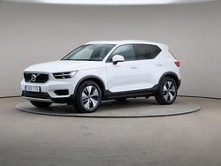 Vit Begagnad 2022 Volvo XC40 Momentum SUV | 325 000 kr (Marknadspris)