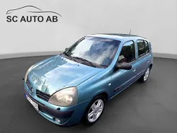 Ljusblå Begagnad 2004 Renault Clio R.S. Halvkombi | 9 900 kr (Marknadspris)