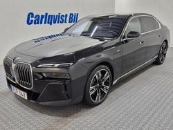 Svart (black sapphire metallic) Begagnad 2024 BMW 750e M Sport Sedan | 1 250 000 kr