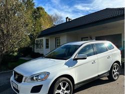 Vit Begagnad 2013 Volvo XC60 Momentum SUV | 135 000 kr (Marknadspris)