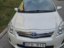 Vit Begagnad 2010 Toyota Auris Hybrid Halvkombi | 69 000 kr (Lite dyr)
