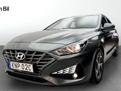 Grå (grön) Begagnad 2021 Hyundai i30 Essential Halvkombi | 169 900 kr (Bra pris)