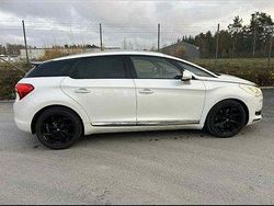 Vit Begagnad 2012 Citroën DS5 Halvkombi | 50 000 kr (Superpris)
