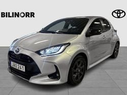 Silver Begagnad 2021 Toyota Yaris Hybrid Style Halvkombi | 219 500 kr (Marknadspris)