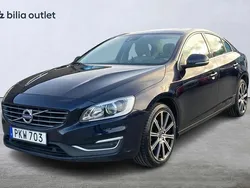 Mörkblå Begagnad 2017 Volvo S60 Standard Sedan | 189 900 kr (Marknadspris)
