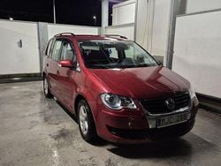 Röd Begagnad 2008 VW Touran Trendline Minibuss | 20 000 kr (Bra pris)