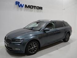 Grå Begagnad 2016 Skoda Superb Style Kombi | 144 800 kr (Marknadspris)