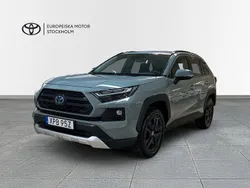 Grön Begagnad 2024 Toyota RAV4 Hybrid SUV | 459 900 kr (Marknadspris)
