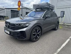 Grå Begagnad 2024 VW Touareg R SUV | 875 000 kr (Dyr)