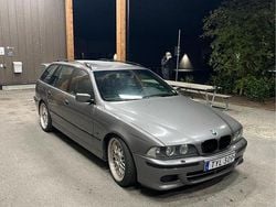 Grå Begagnad 2003 BMW 525 M Sport Kombi | 60 000 kr (Dyr)