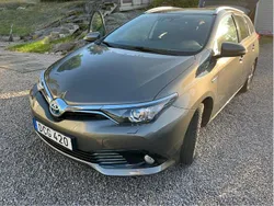 Grå Begagnad 2016 Toyota Auris Touring Sports Active Kombi | 169 500 kr (Marknadspris)