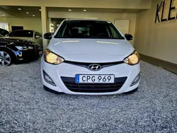 Vit Begagnad 2014 Hyundai i20 Select Halvkombi | 64 900 kr (Marknadspris)