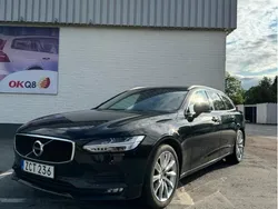 Svart Begagnad 2018 Volvo V90 Momentum Kombi | 195 000 kr (Marknadspris)
